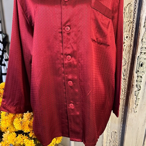 Silk Hemp Life Red Silk Satin Button-Up Pajama Top Button Down Shirt - Picture 4 of 12
